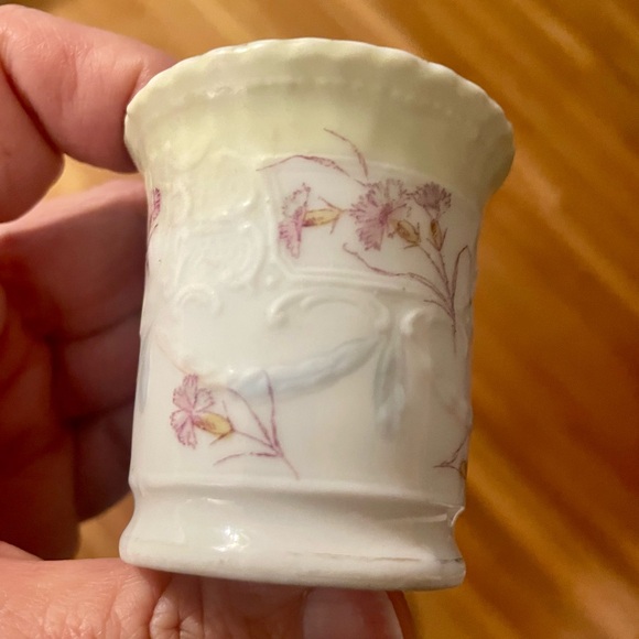 Antique WEIMAR fine china from Germany - sweet 2" x 2" toothpick holder - lovely - Picture 4 of 11